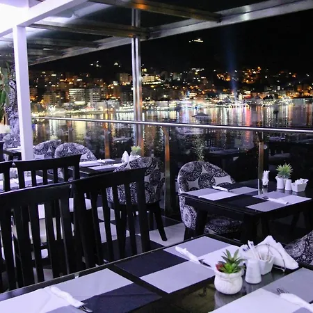 Hotel Republika 3*
