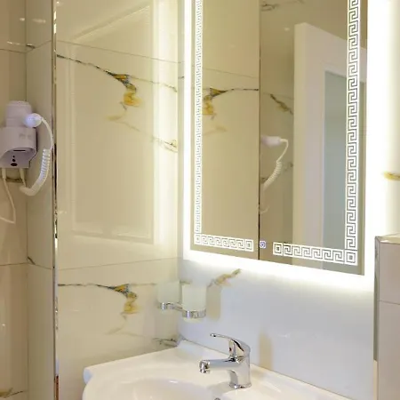 Hotel Republika Sarandë