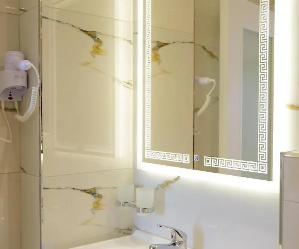 Otel Republika Saranda