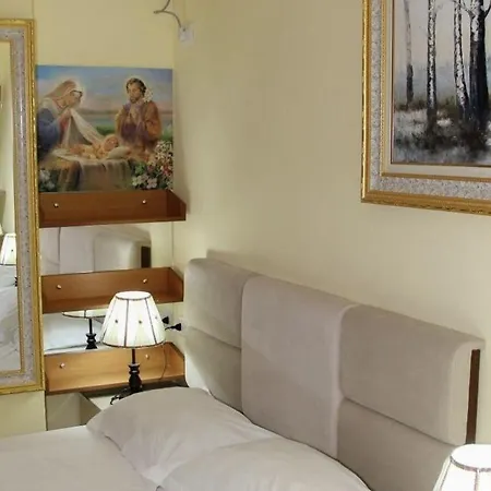 Hotel Republika Sarandë